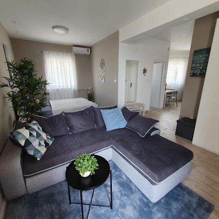 Apartment Danijela Novalja Eksteriør bilde