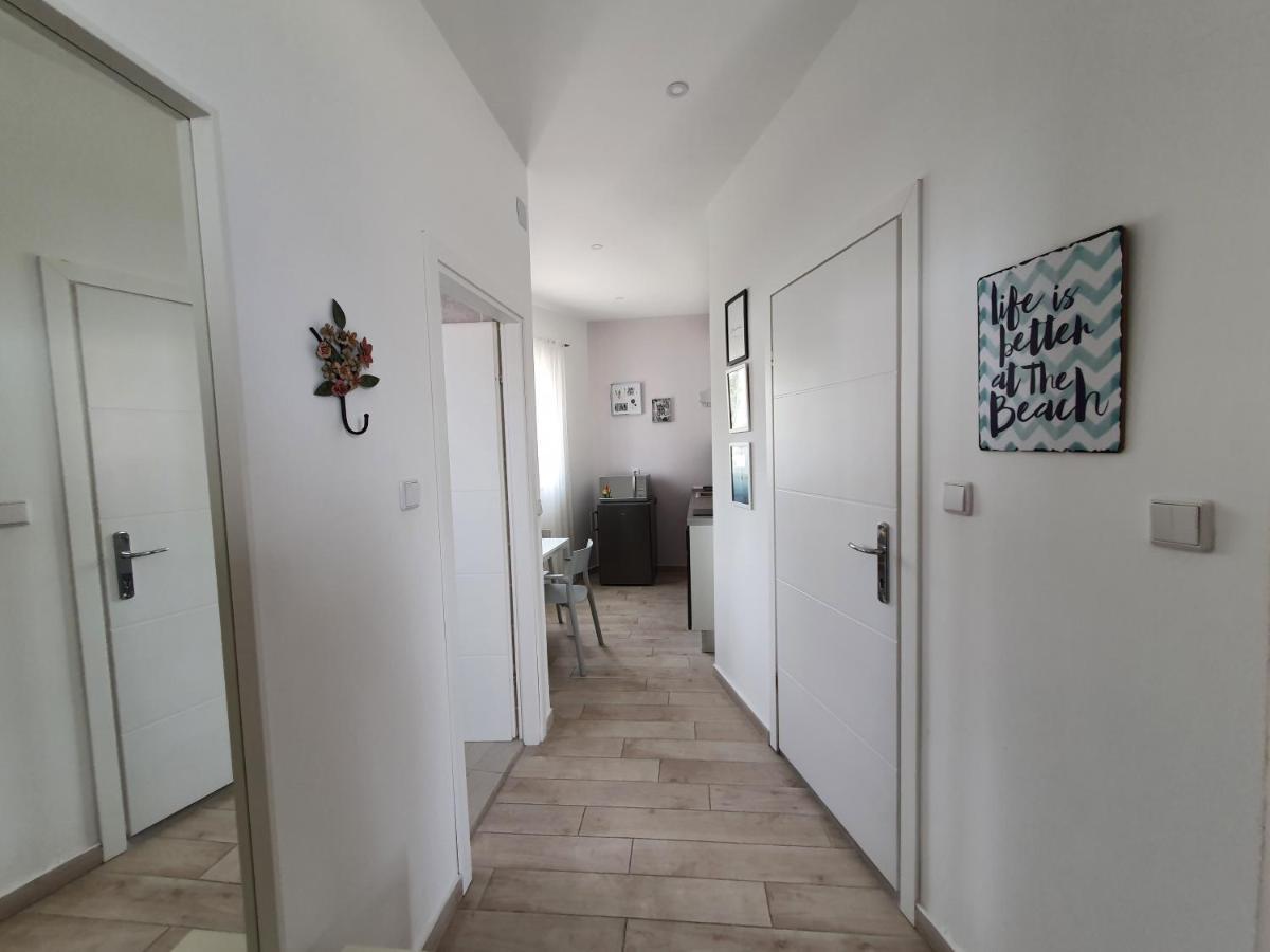 Apartment Danijela Novalja Eksteriør bilde