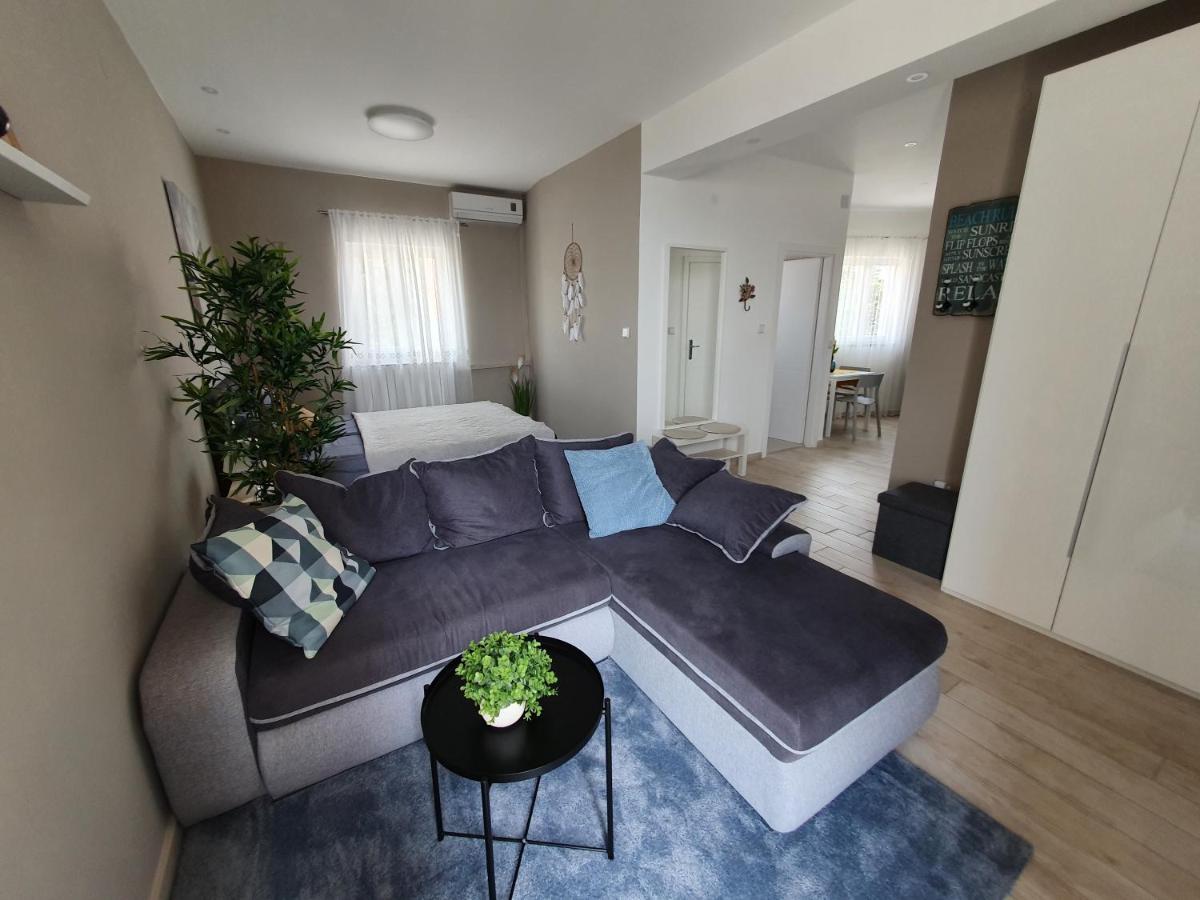 Apartment Danijela Novalja Eksteriør bilde